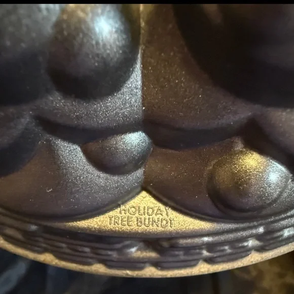 Nordic Ware Holiday Tree Bundt Pan Christmas - Picture 3 of 6